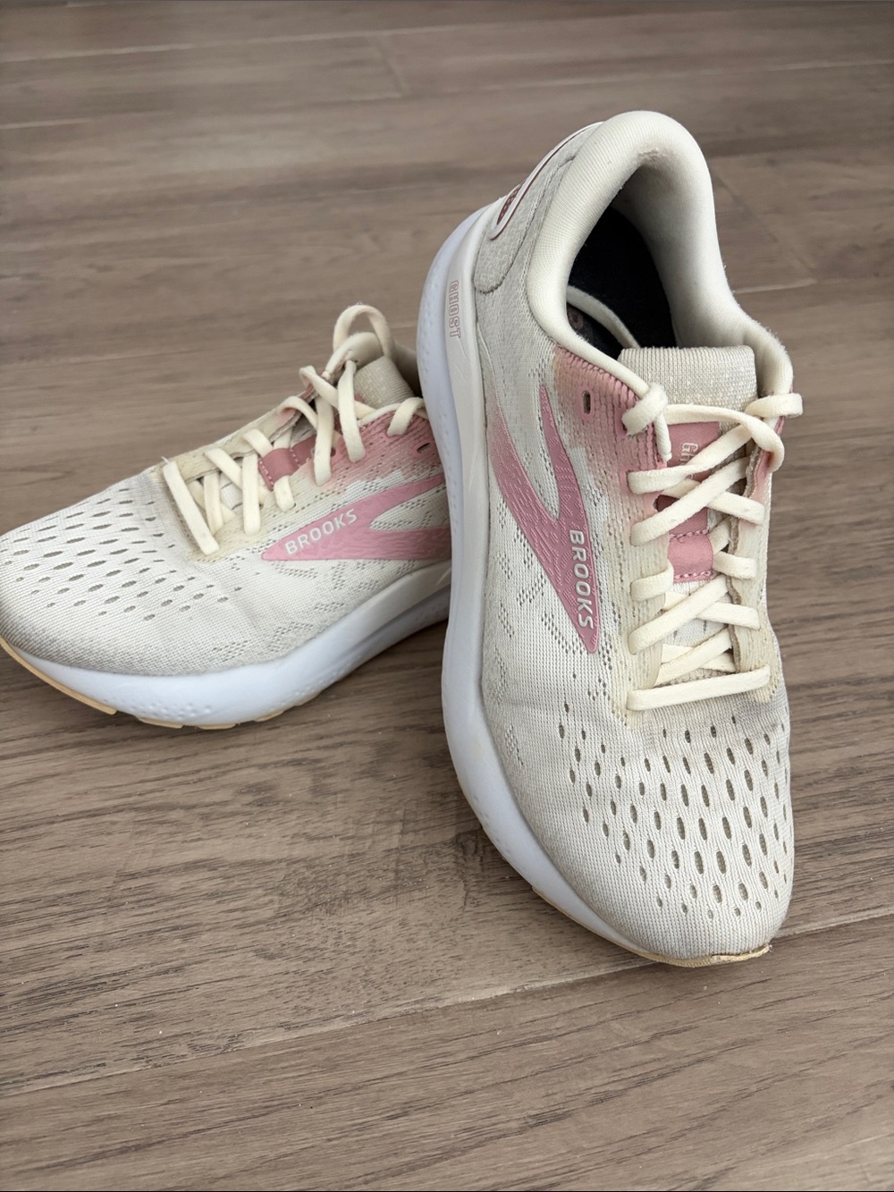 Brooks Ghost Women's Running Sneakers